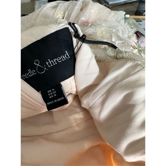 New BHLDN x NEEDLE & THREAD PETUNIA GOWN sz 0 - Picture 8 of 9